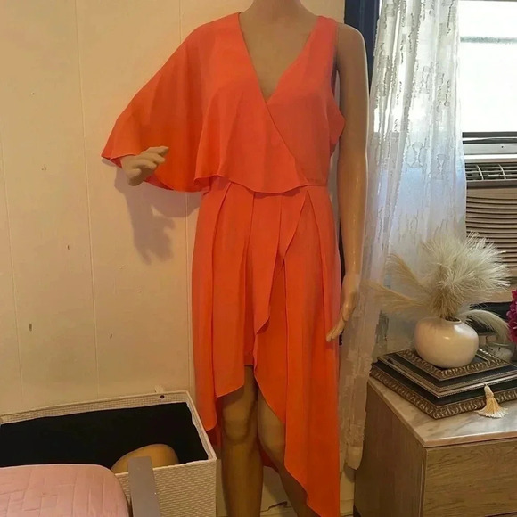 Elliatt coral asymmetrical wrap dress size M - Picture 4 of 16